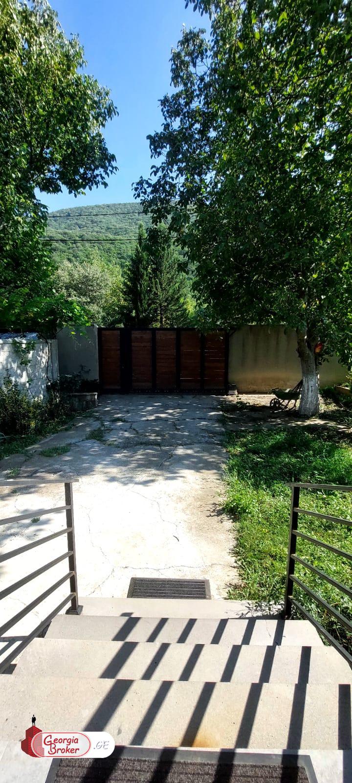 იყიდება ახალი გარემონტებული 7 ოთახიანი  აგარაკი მცხეთაში